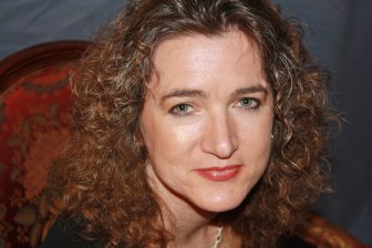 jennifer-eaton-portrait-1-img_4000